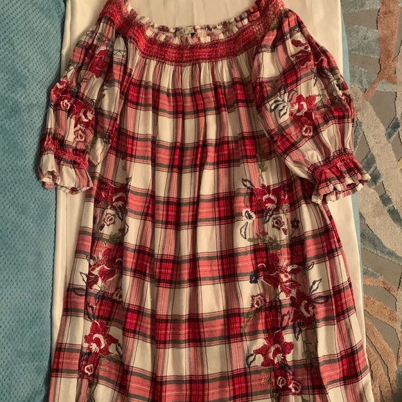Dec brand name red coloured plaid , floral pattern on fronts and sleeves - Picture 1 of 6